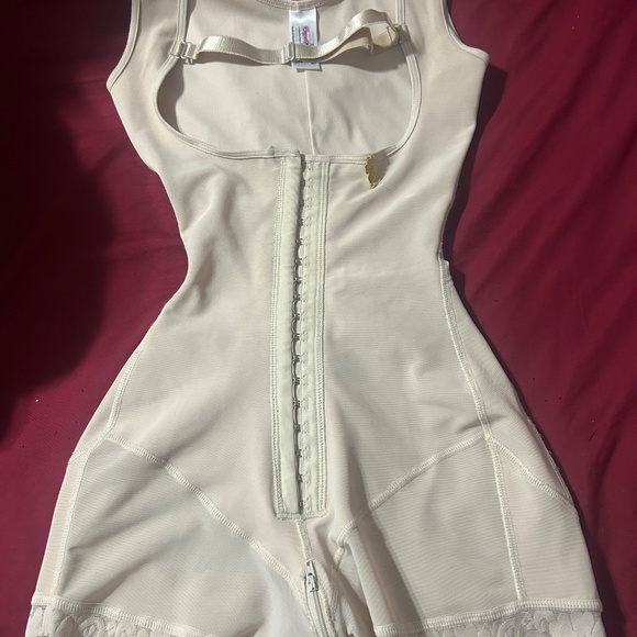Elegant Figure Colombian full body Waist trainer/faja - Picture 3 of 5